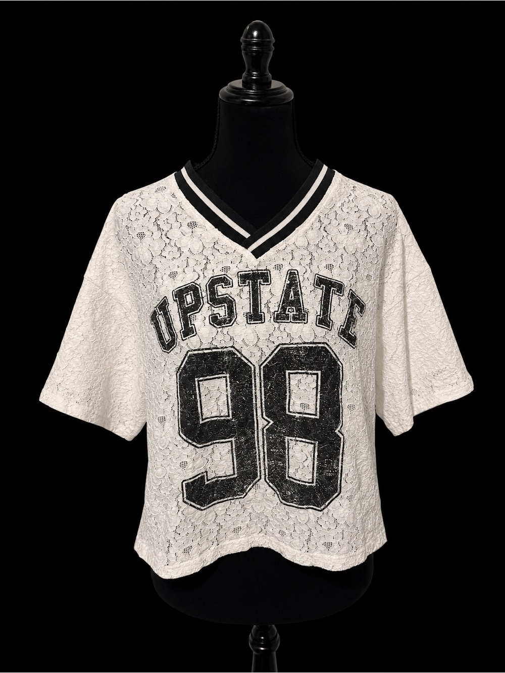 Arizona Jean Company White Lace V-Neck Jersey
